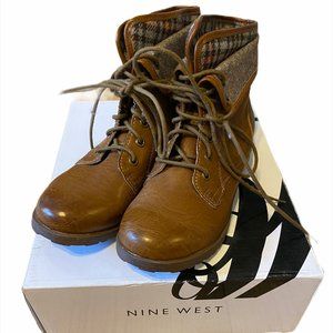 NWOT Nine West Brown Lace Up Booties 7.5M